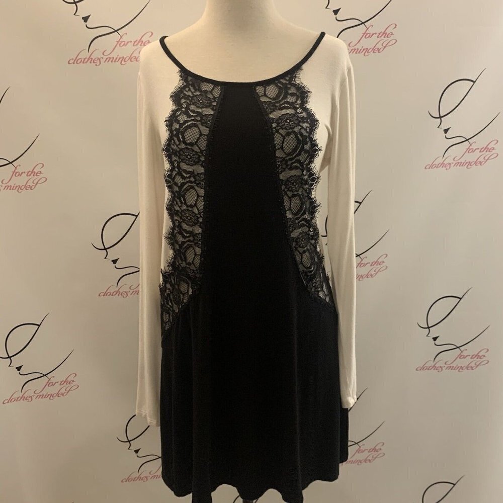 Mon Ami. Size Medium. USA. Viscose Blend Tunic/Dress with Lace Overlay. B46